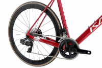 Cestný karbónový bicykel s kotúčovými brzdami Isaac Vitron Lava Red 2023 Shimano 105 DT Swiss červená