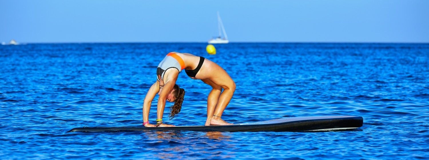 Všetko, čo potrebujete vedieť o paddleboarde a SUP joge