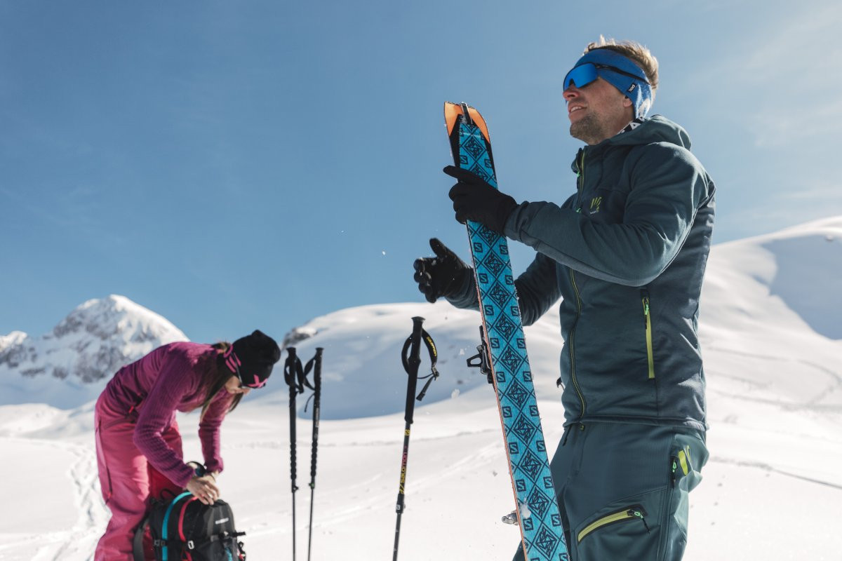 Skialpinizmus je kombinácia turistiky a lyžovačky 
