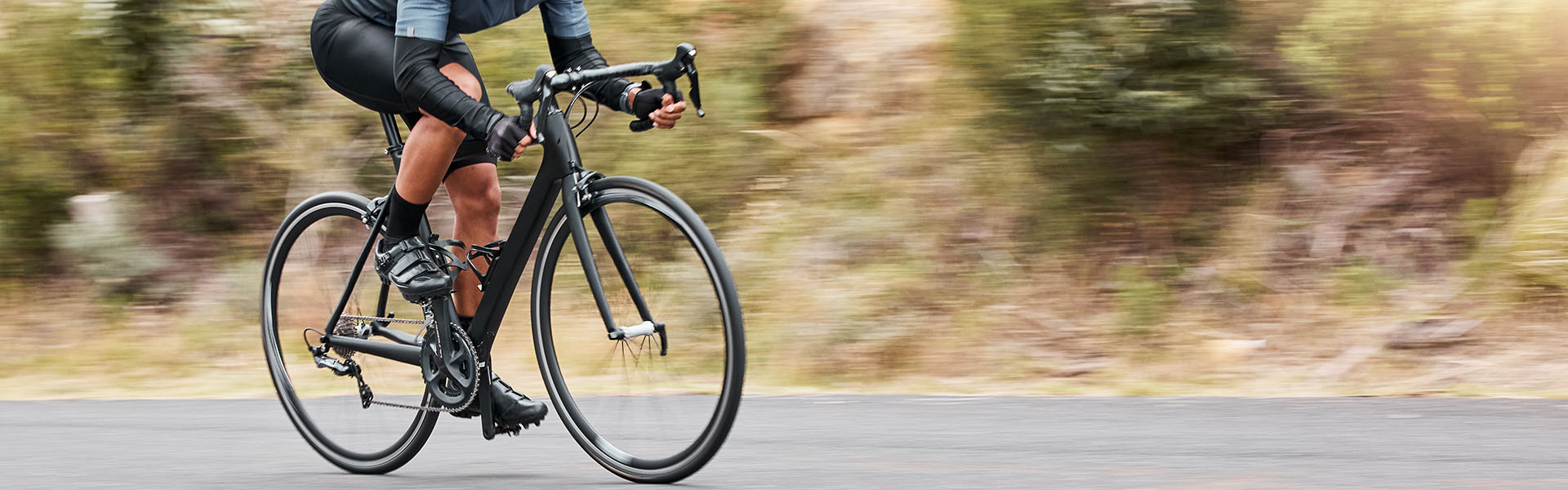 Triatlonová kombinéza vs. cyklistický dres: V čom je rozdiel?