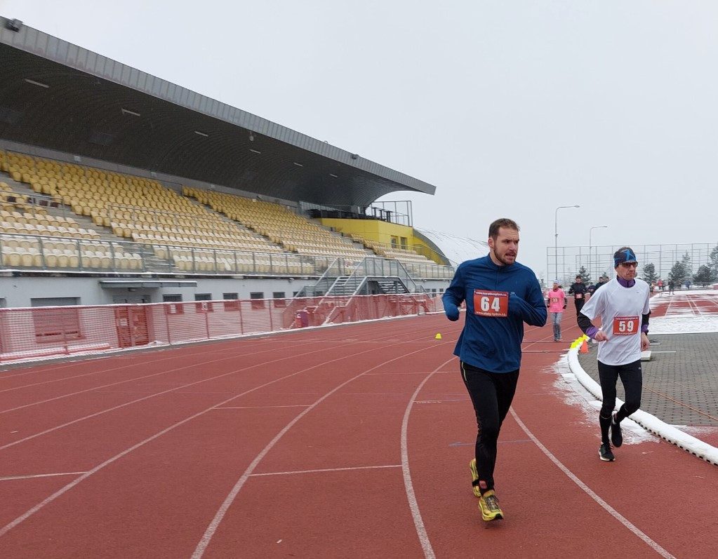 Plzeňská třicítka a dvacítka a Maraton na atletické dráze 2023
