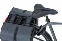 dvoj-brasna-na-zadny-nosic-bicykla-basil-urban-dry-double-bag_3_v.jpg