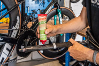 montazna-pasta-na-diely-z-karbonu-vyrobena-na-rastlinnej-baze-cyclon-bike-care-carbon-paste-plant-based_1_v.jpg