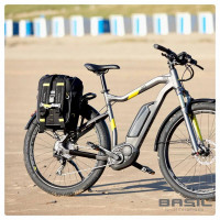 vodotesny-a-vsestranny-vak-na-bicykel-basil-miles-daypack_5_v.jpg