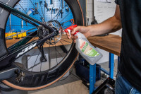 vykonny-odmastovac-na-brzdy-a-ine-diely-na-rastlinnej-baze-cyclon-bike-care-brake-cleaner-plant-based_2_v.jpg