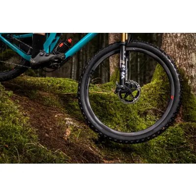 Vypletené kolesá FULCRUM RED ZONE CARBON 29 Boost 29“  - Orech HG11