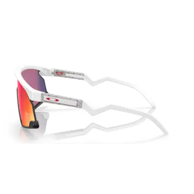 slnecne-okuliare-oakley-bxtr-matte-white-prizm-road