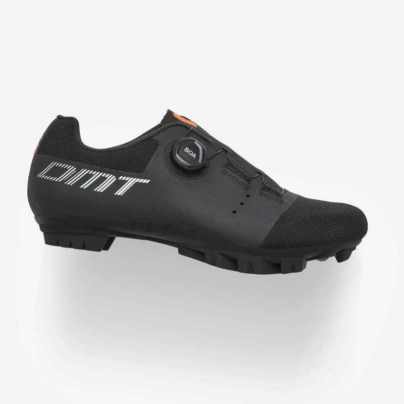 Horské MTB cyklistické tretry DMT KM4 2025 čierne/biele