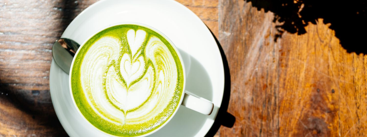 Pripravte si chutné vegánske matcha latté