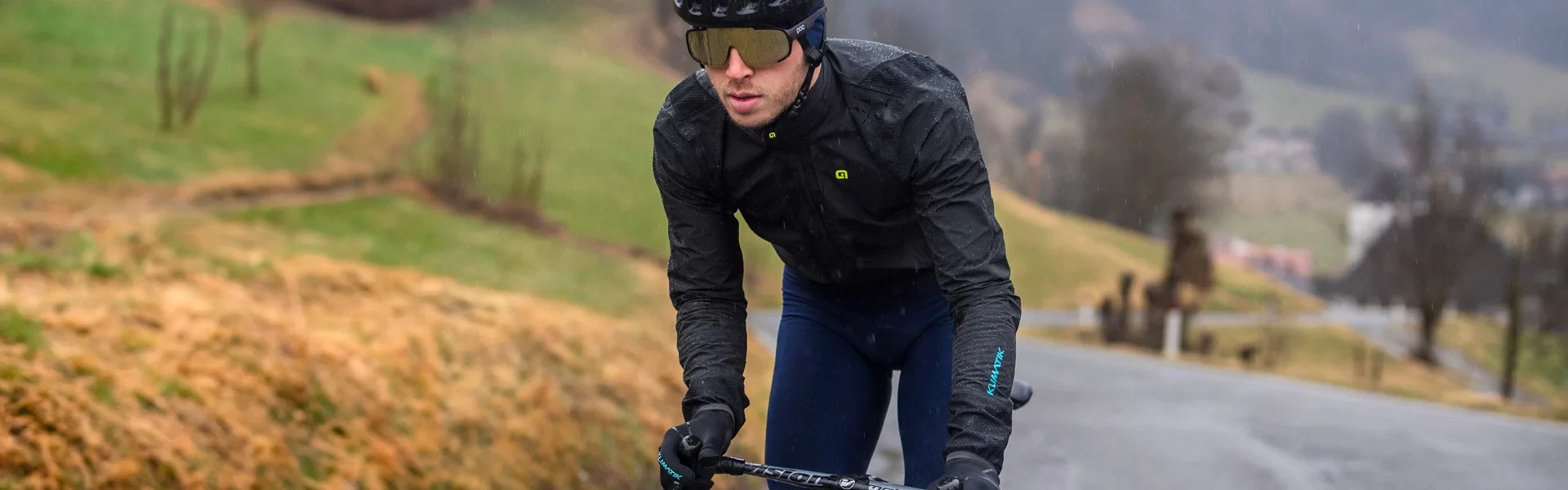 Ako sa obliecť na jarnú cyklojazdu: čo potrebuje cyklista počas prechodnej sezóny?