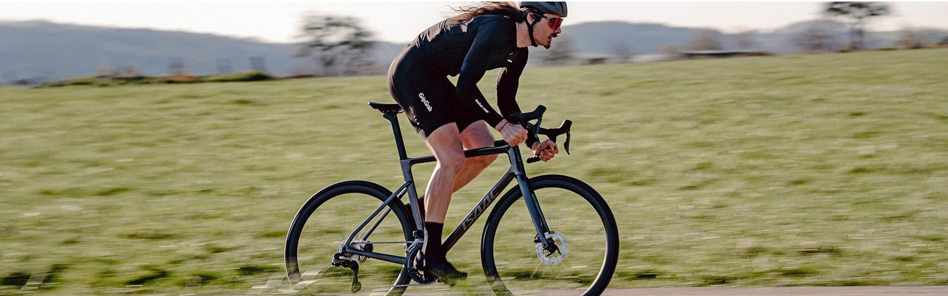 Nie sú pre každého a práve preto stoja za to - cestné bicykle Isaac Cycle 2025