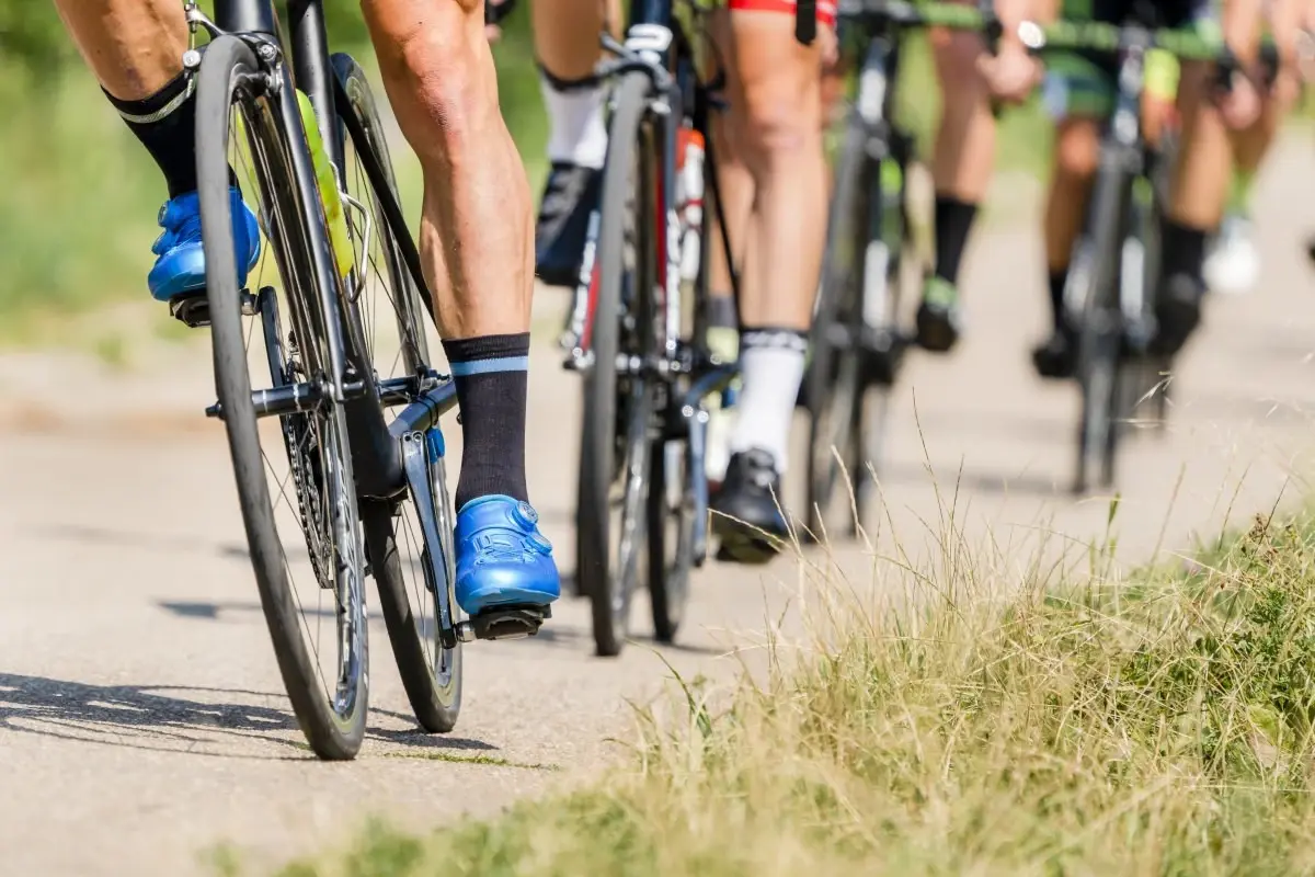 Regenerácia po cyklo pretekoch zahŕňa doplnenie bielkovín, sacharidov a hydratáciu elektrolytmi