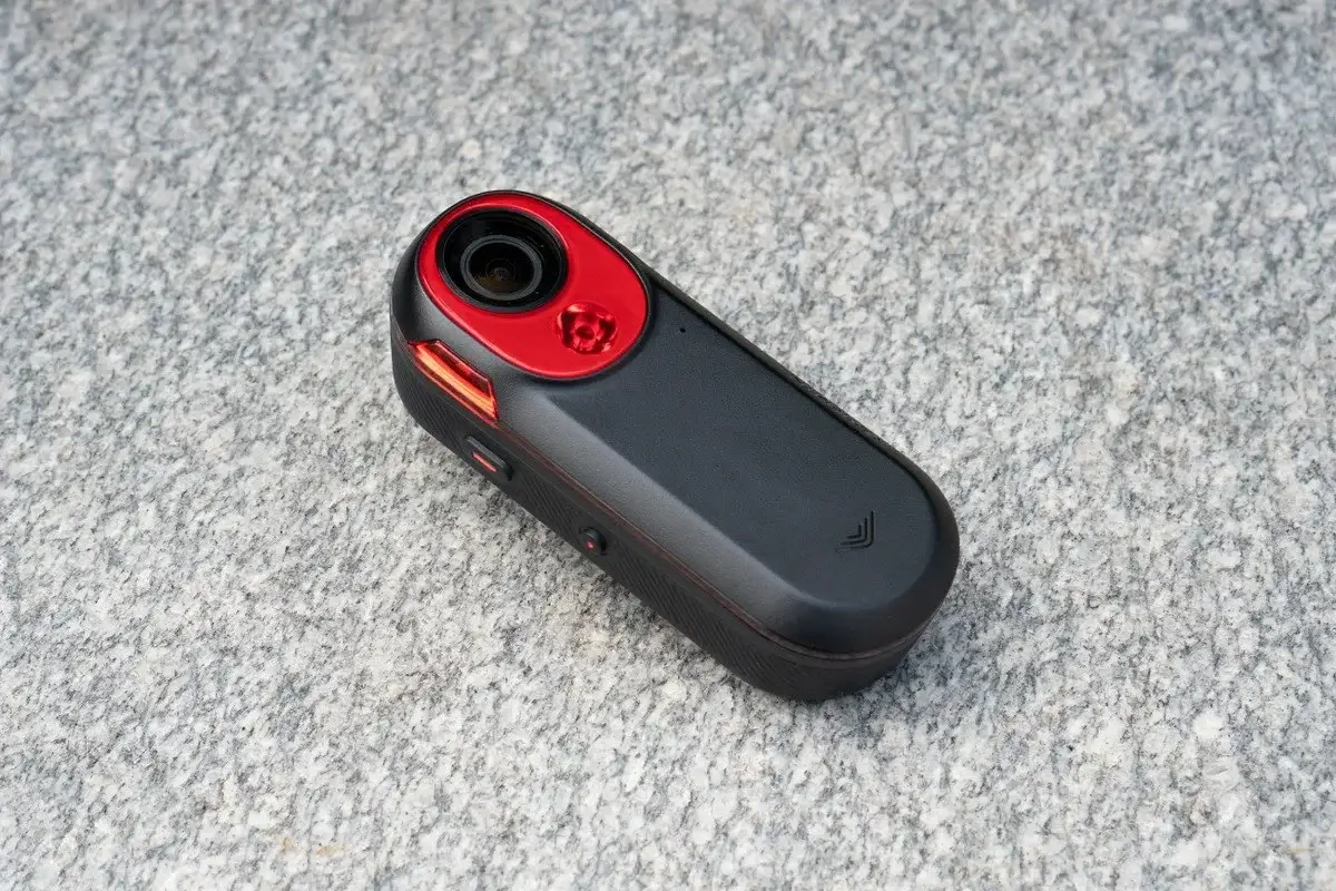 Cyklistický radar Garmin Varia s integrovaným cyklistickým svetlom pre vyššiu bezpečnosť na bicykli