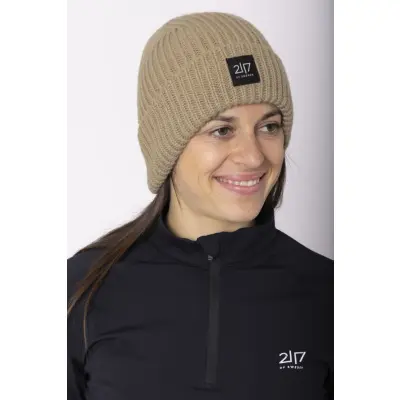 Pletena-Ciapka-2117-Hemse-Pieskova