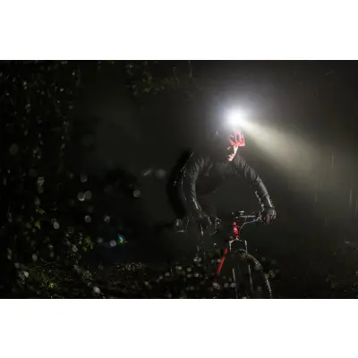 Varia  UT800 - smart cyklo-svetlo predné, Trail Edition