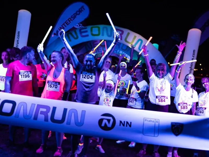 Mizuno Neon Run 2026