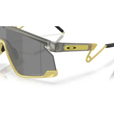 Oakley_Bxtr_Matte_Grey_Ink_Vintage_Gold_Prizm_Black_Icon_Bdfc6988-Dd31-4A8C-Aa81-86151E1F7939
