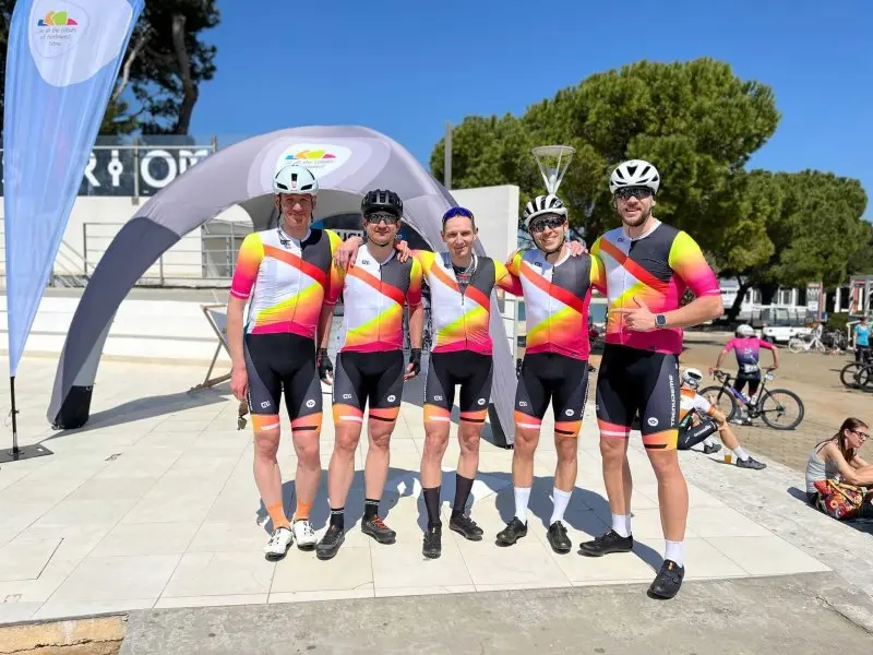 Cyklo a triatlon oblečenie pre cyklo triatlon klub Trenujeme