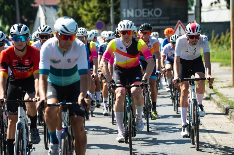 Cyklo dresy a nohavice pre tréning a preteky v firemných a tímových farbách