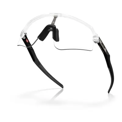 Oakley-Oo9465-3939-Sutro-Lite-Sweep-Matte-Clear-Photochromic-04-2024457