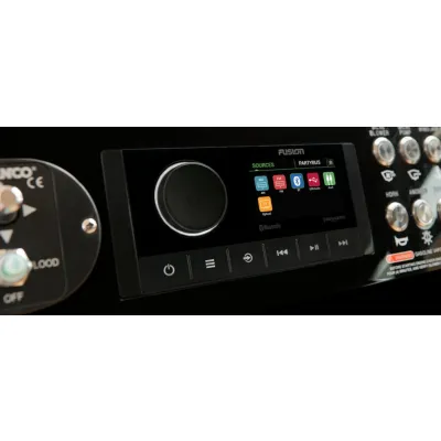 FUSION Apollo 670, námorné smart-rádio 