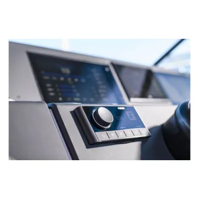 FUSION Apollo 670, námorné smart-rádio 