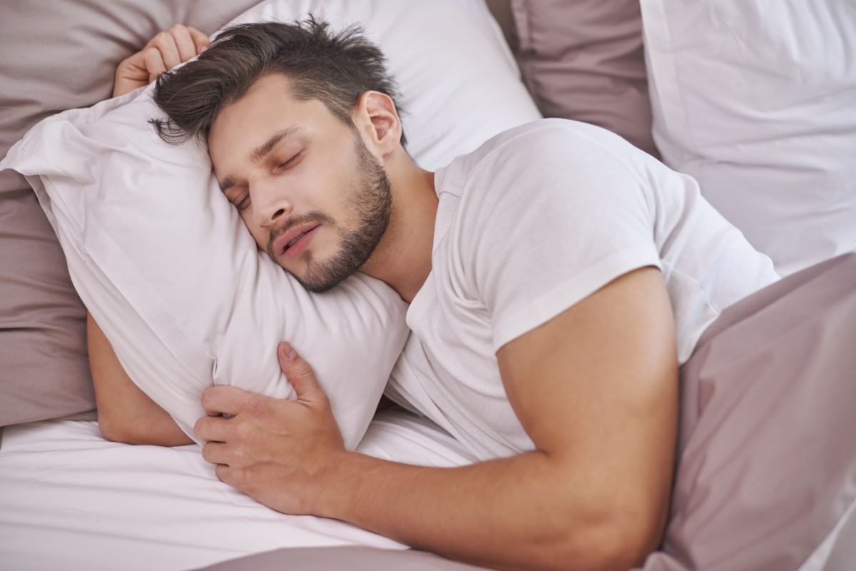 Zdravý spánok pre športovcov. Dostatok spánku pre zotavenie po športe.