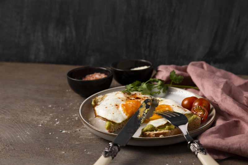Vajíčka na toaste ako zdroj bielkovín a aminokyselín