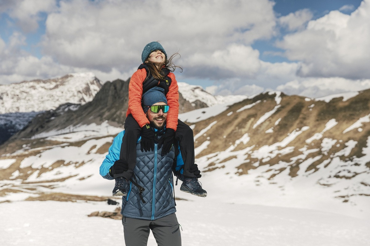 Páperové bundy značky Karpos sú prispôsobivé rôznym priestorom V páperových bundách značky Karpos sa používa kačacie alebo husacie páperie