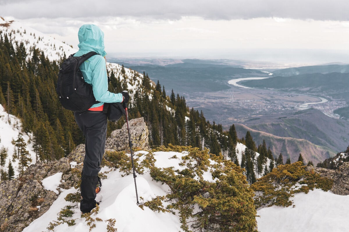 Zisti, podľa akých kritérií si nájdeš kvalitnú outdoorovú bundu Kvalitná outdoorová bunda ti dokáže vydržať dlhé roky