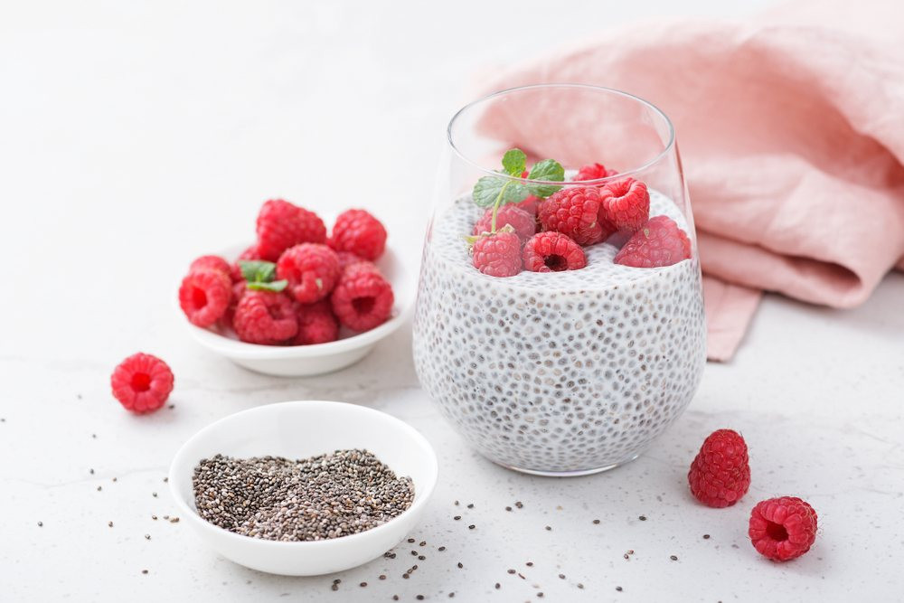 chia puding s malinami
