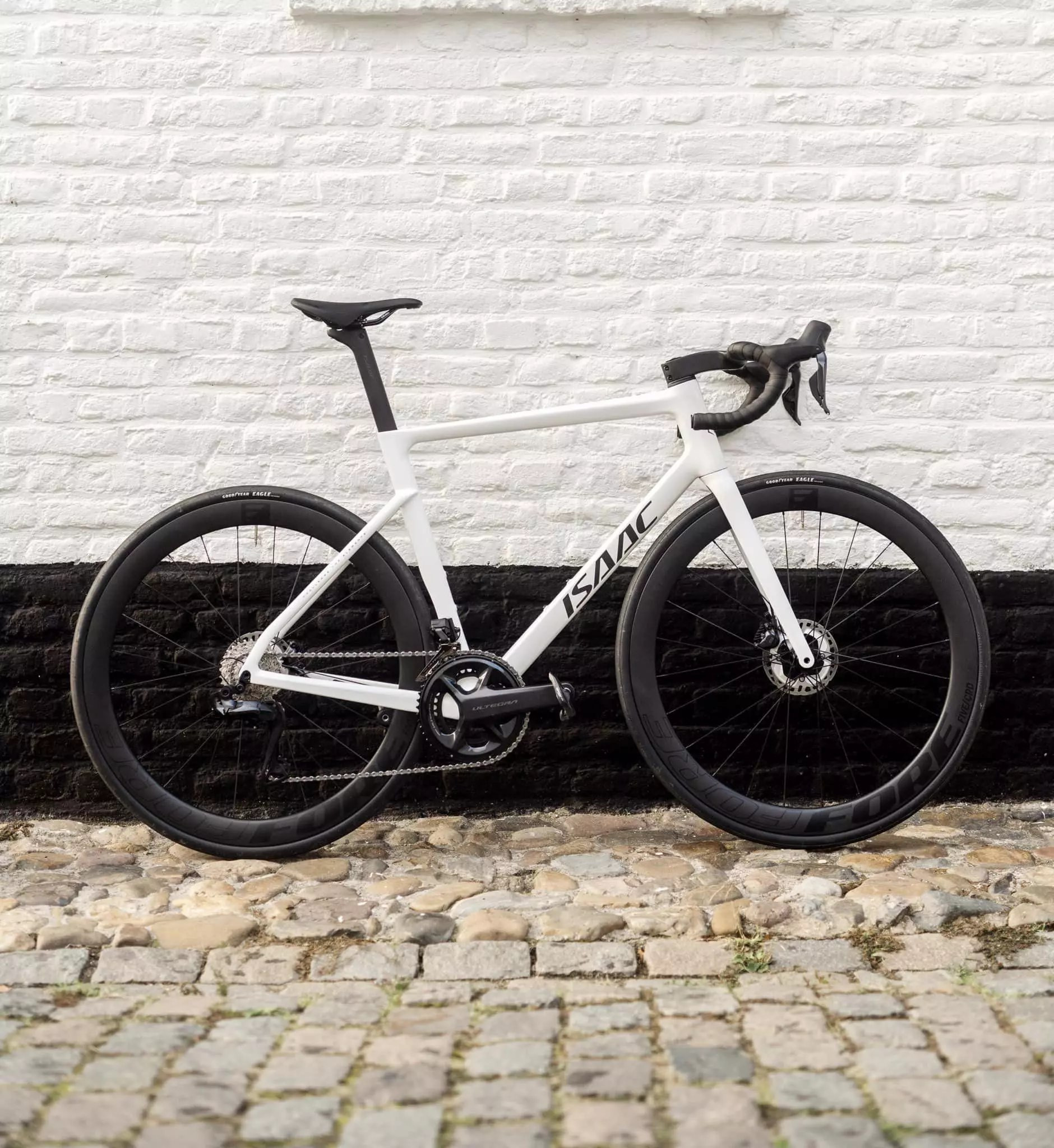 Cestný endurance bicykel Boson biely Cestný endurance bicykel Boson biely